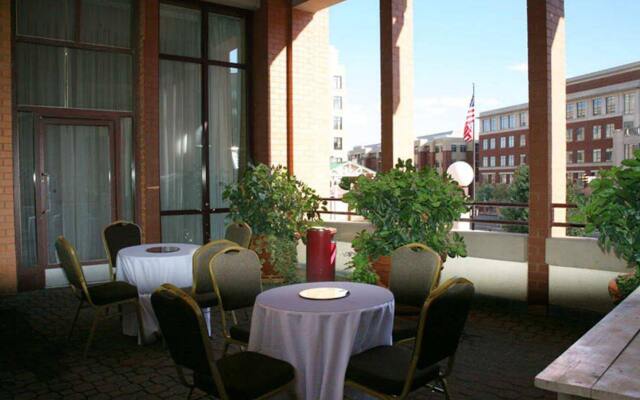 Embassy Suites by Hilton Alexandria Old Town