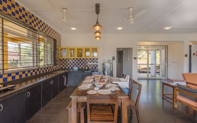 CosmicStays Afita Mohari-Solar Powered Lakehouse