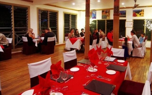 Waterfront Lodge