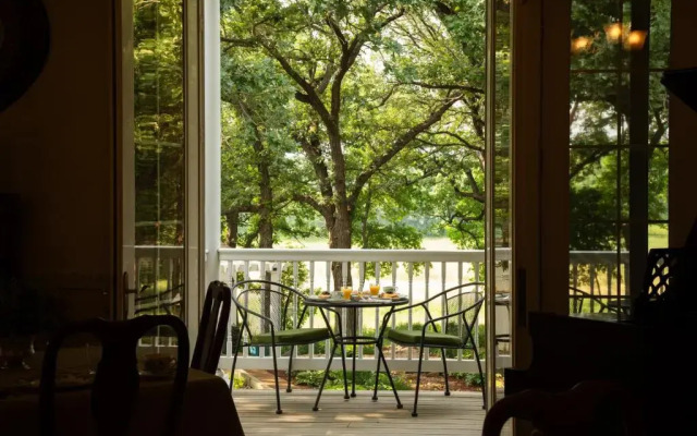The Oakwood Inn – Adults Only