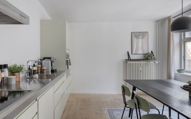 Sanders Main - Cozy 2-bdr Apt Close to Nyhavn