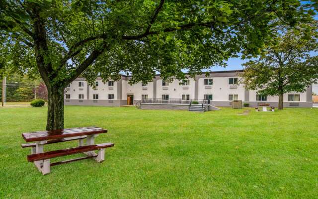 Motel 6 Tinton Falls