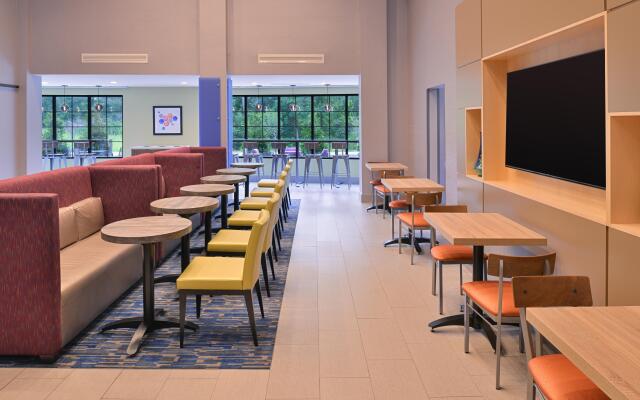 Holiday Inn Express & Suites Bryant - Benton Area by IHG