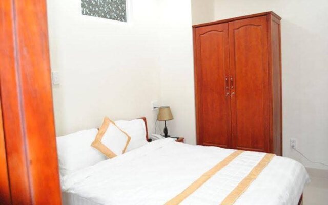 New Moon Hotel