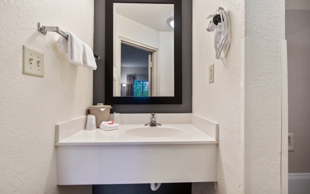 Townhouse Orlando West (ex.Red Roof Inn Orlando West - Ocoee)