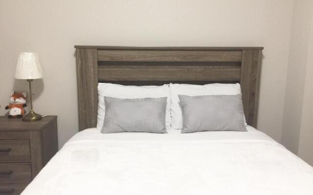 Charming, Comfortable Apartment in Pickering