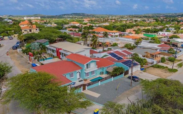 Sleeps 12 Spacious Private Pool Great Location