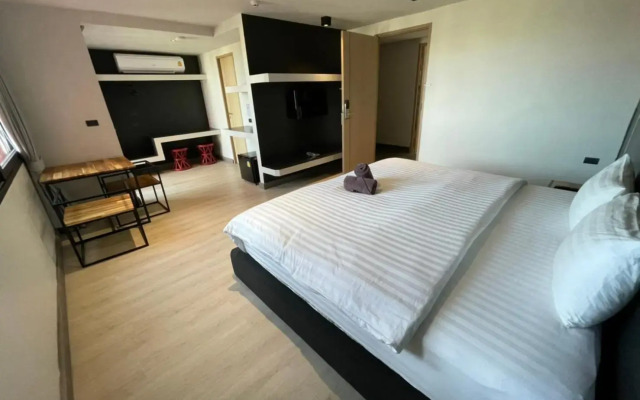 Prime Town - Posh & Port Hotel Phuket