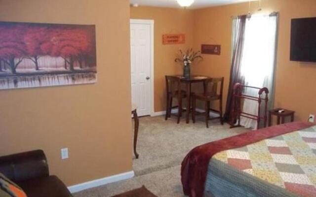 Tin Brook Bed & Breakfast