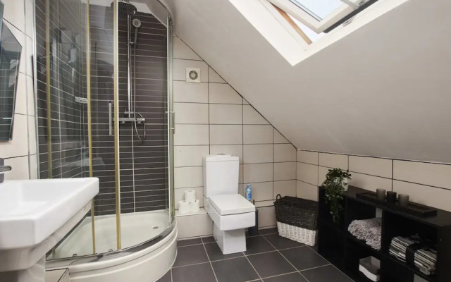 Homebird Property - Carter Knowle House