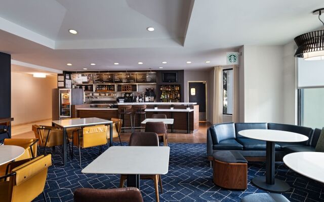 Courtyard by Marriott Austin The Domain Area
