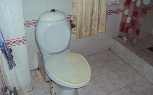 Om Shanti & Lotus Guest House