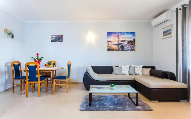 Gold & Silver Apartments