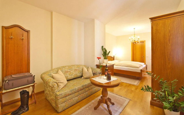 Hotel Tyrol