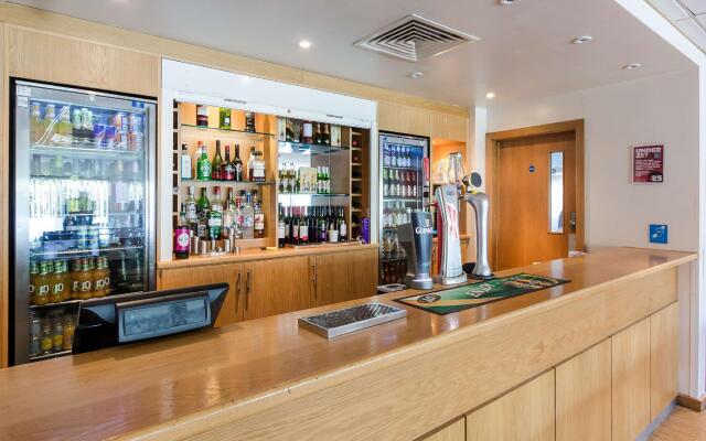 Travelodge Sunbury M3