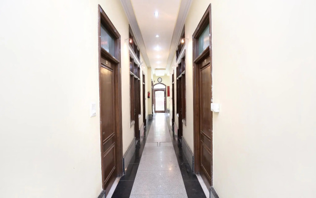 OYO 15347 Dhingra Residency