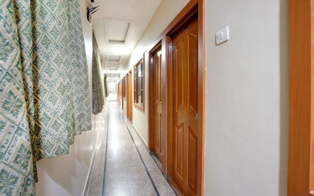 Capital O 46832 Gaayatri Residency