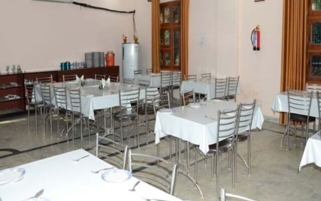 Hotel Corbett Regency