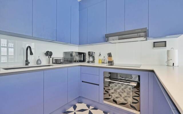 w Spectacular 2BR in Plaza Herrera