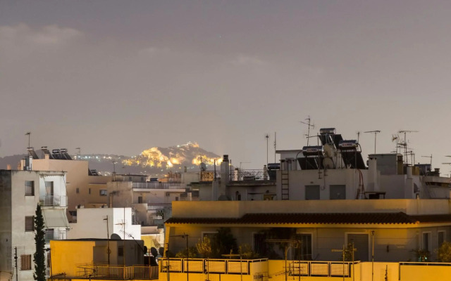 Ma Maison Nο 1, Penthouse, Acropolis and Lycabettus view, 15' to Acropolis by metro, 1' from Metro Station