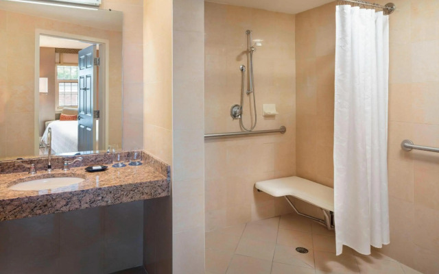 Sheraton Commander Hotel