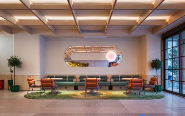 Orange Hotel (Lijiang Ancient City Shangri-La Avenue)