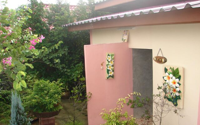Ruenmanee Resort