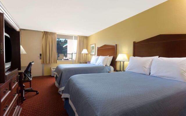 Days Inn by Wyndham Washington DC/Gateway