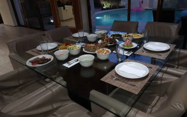 One Extra Free Night Staying 3 Nights Intl Chef & Yacht - Brekky Available