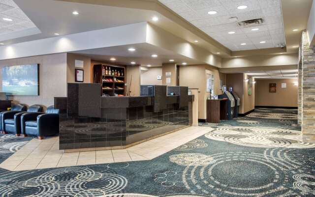 Clarion Hotel & Suites