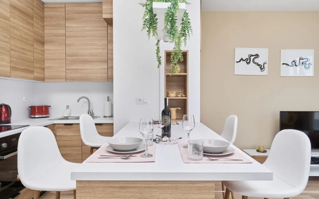 Exclusive Two-level Apartment by Renters