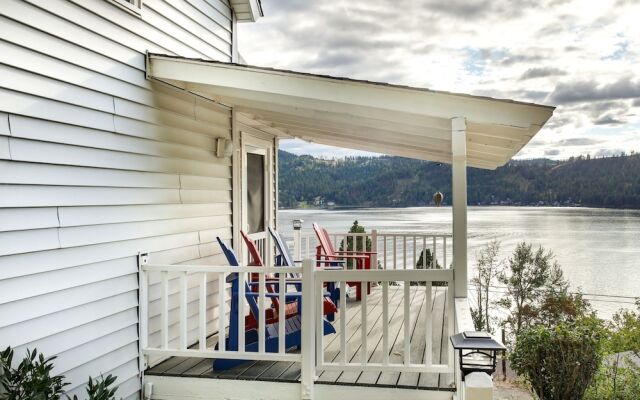 Harrison Getaway w/ Lake Views - Walk Downtown!