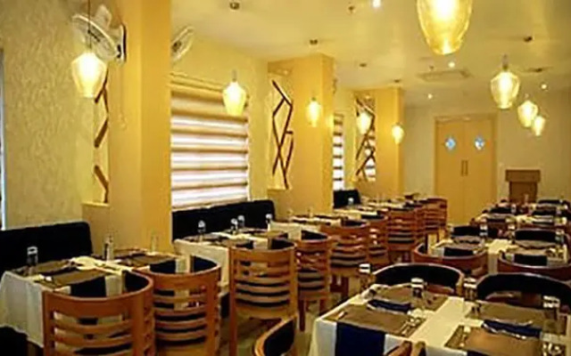 Prime D Chandlier By FabHotel