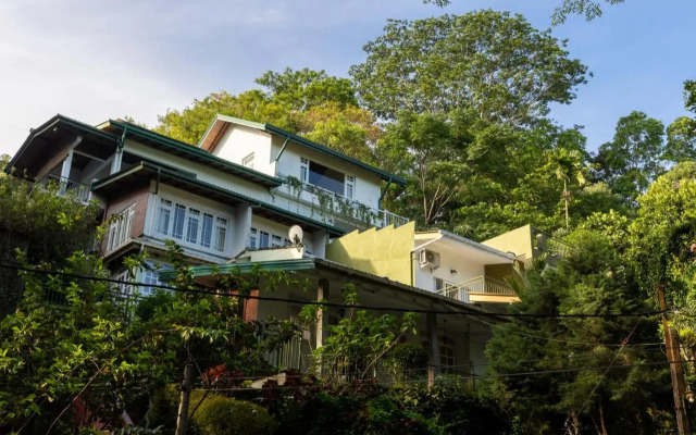 Monarch Villa Hanthana Kandy