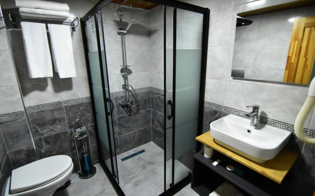 Green Palace Suite Hotel