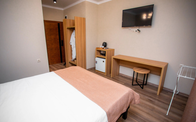 Абрикос Гарден