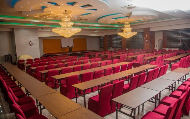 Gr Comfort Hotel