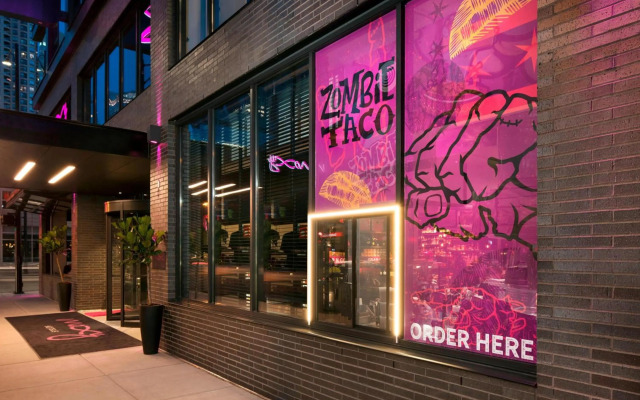 Moxy Chicago Downtown