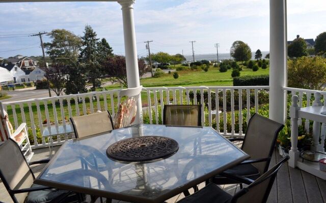 A Victorian on the Bay Bed and Breakfast