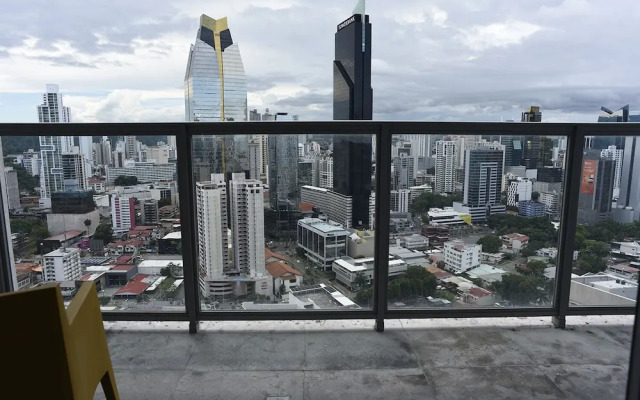 Apto. 32F vista a la ciudad