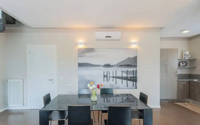 Mulino Vista Lake by Rent all Como