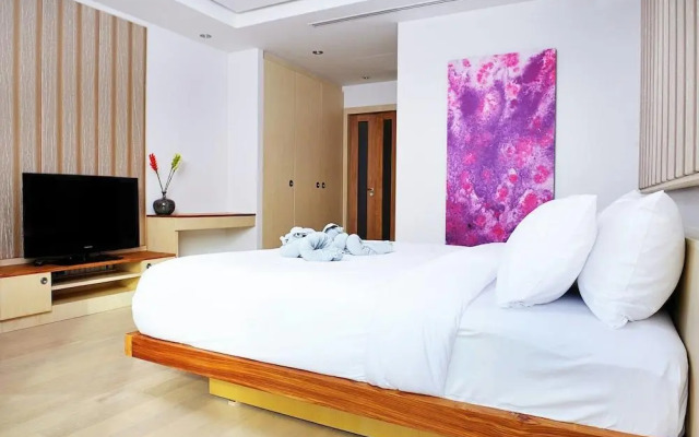 Beachfront Phuket Seaview Suites
