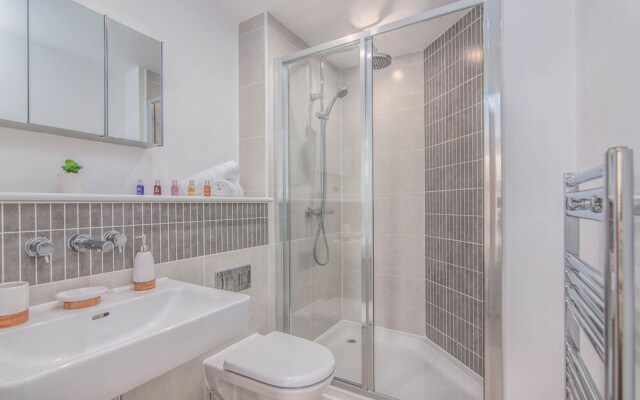 Executive Stansted Airport Apartment