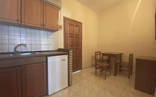 Aloni Rooms