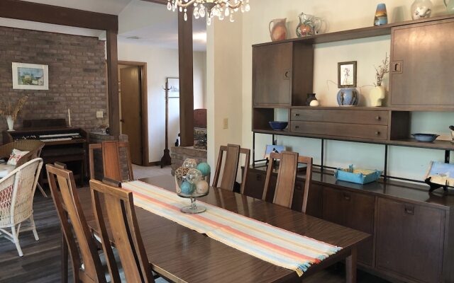 Dixies Retreat by Jekyll Realty