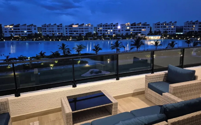 Luxury Beach Penthouse Jacuzzi & Lagoon View