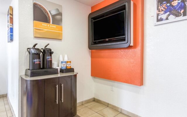 Motel 6 Tempe, AZ – Phoenix Airport – Priest Dr