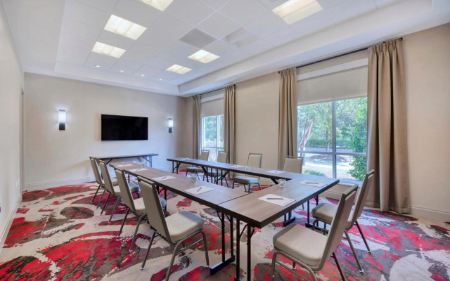 DoubleTree by Hilton Raleigh - Cary