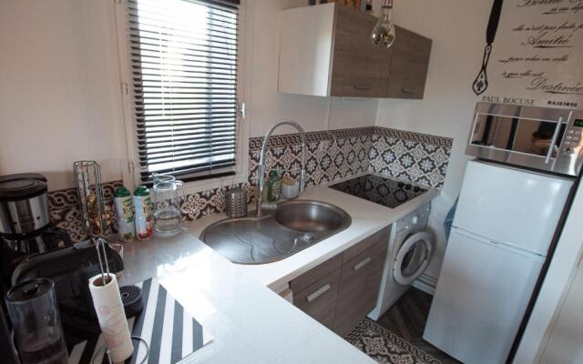 Flat With Balcony 7min From The Beach