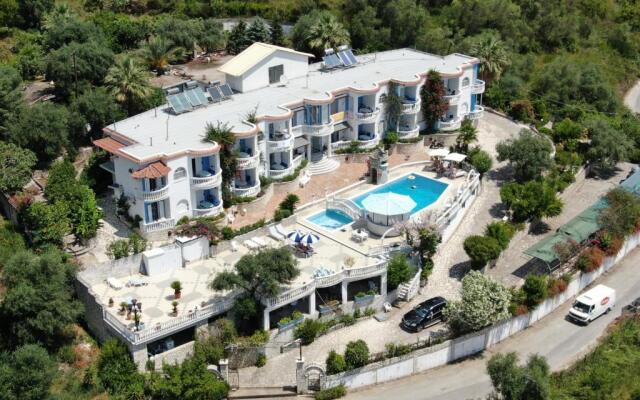 Dolphin Apartments 2